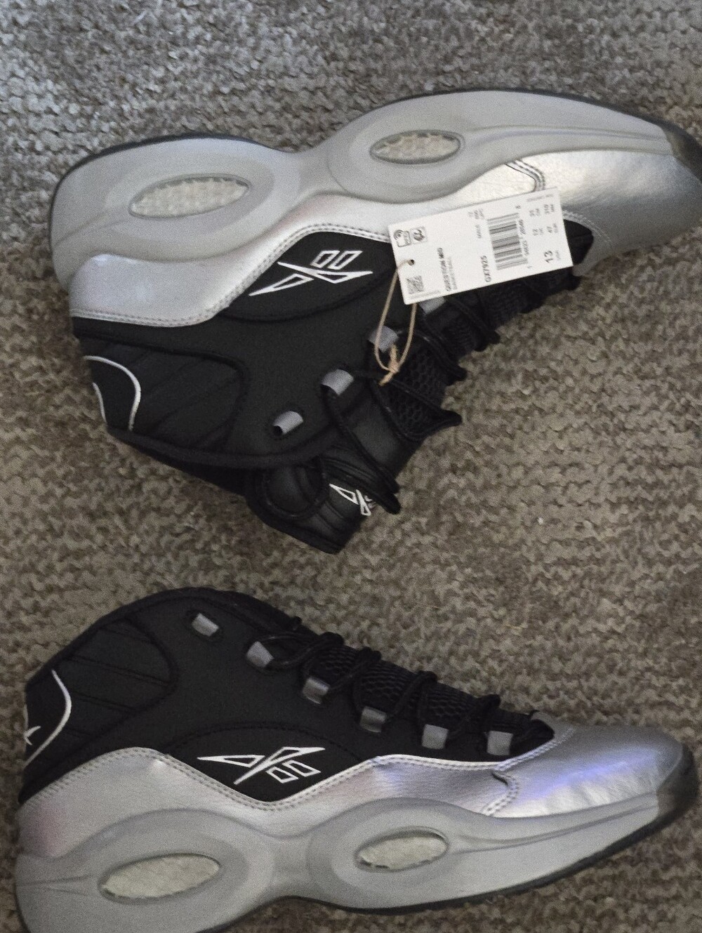 Men's Athletic Sneakers - Picture 3 of 4
